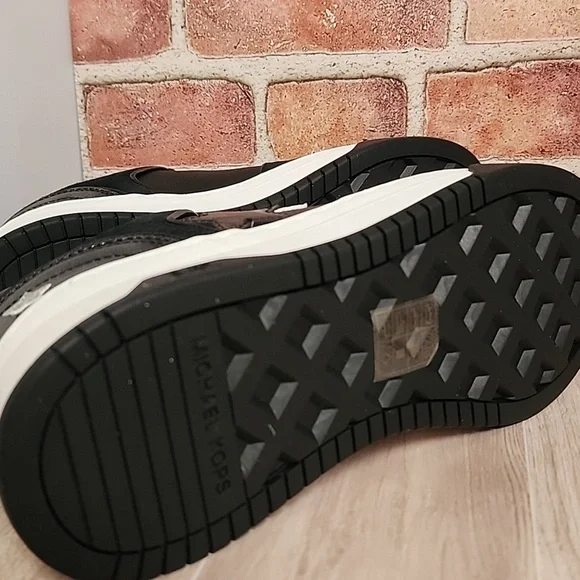 Michael Kors Black Lexi Embellished Mixed-Media Sneaker Women's 8.5 NIB - Picture 9 of 16